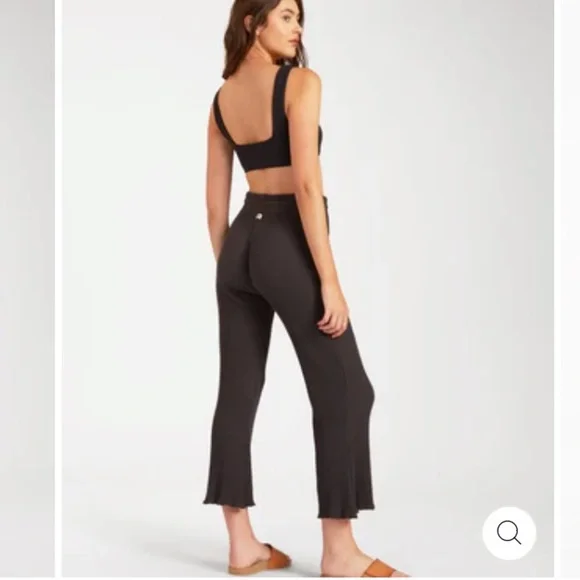 Billabong Black Cropped Pants - Picture 2 of 8